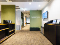 ワークスタイリング池袋西口の受付とエントランス空間