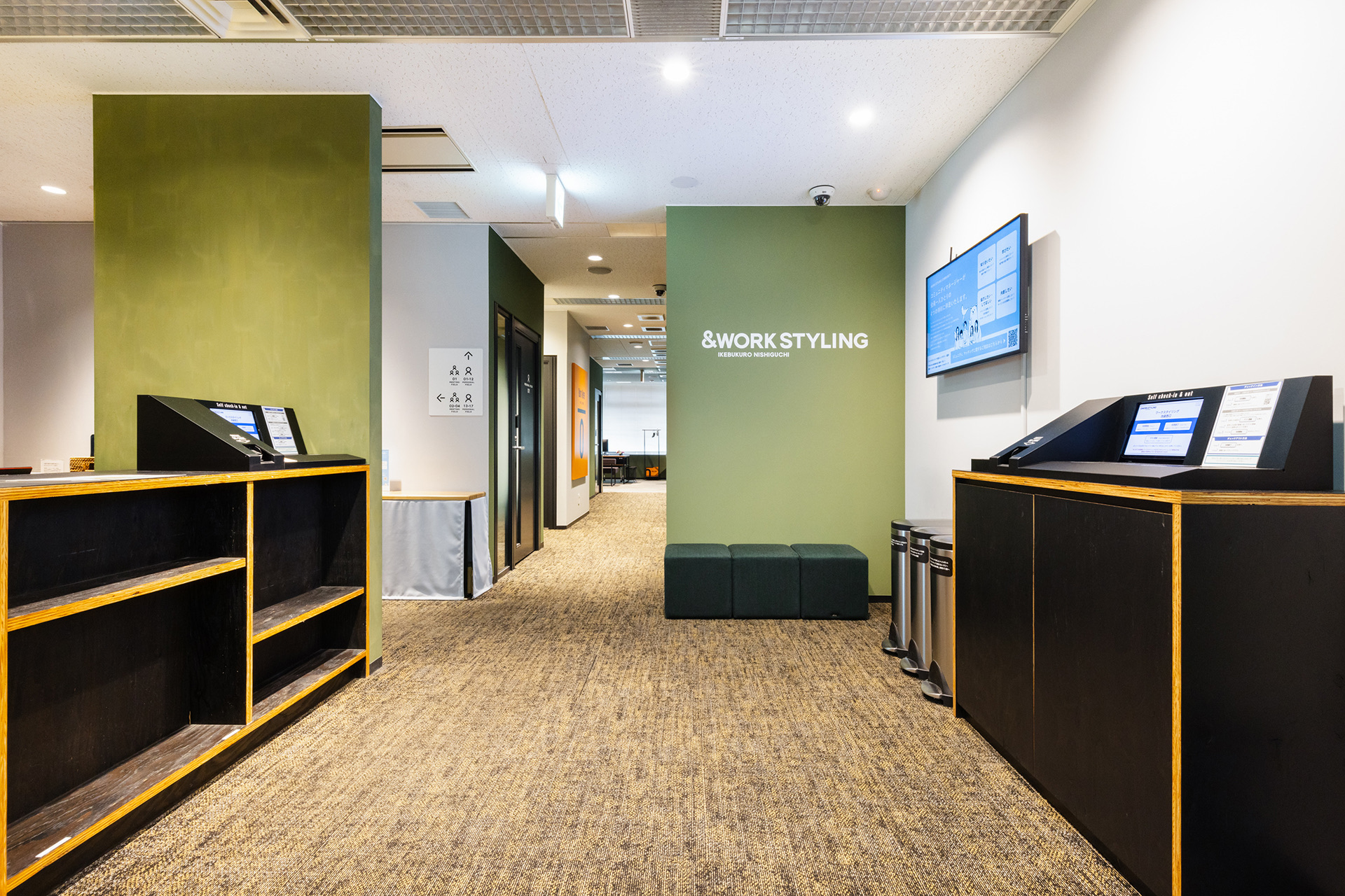 ワークスタイリング池袋西口の受付とエントランス空間