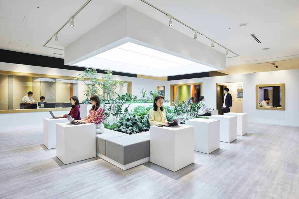 ワークスタイリング 大手町 オープンスペース 落ち着いた法人向け作業環境