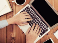 ワーケーションとサブスクで広がる新しい働き方のイメージ