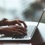 ノマドワーカーの持ち物おすすめ6選（海外で快適に働くための必需品）